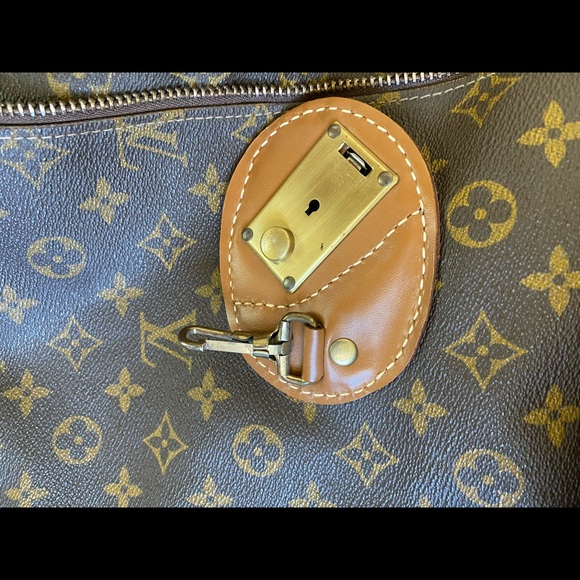 Vintage 1970’s Louis Vuitton Luggage - Picture 6 of 11